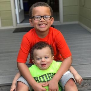 Meet your Posher, Derrick-randii